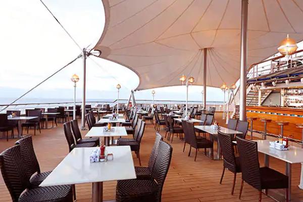 Norwegian Sun Gallery Image